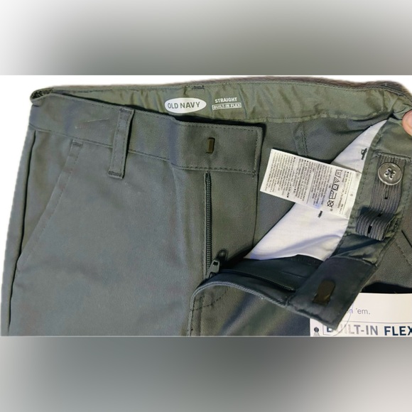 Old Navy Chinos- Army Green- Flat front; Size 6 NEVER WORE- New with some tags - Picture 4 of 4